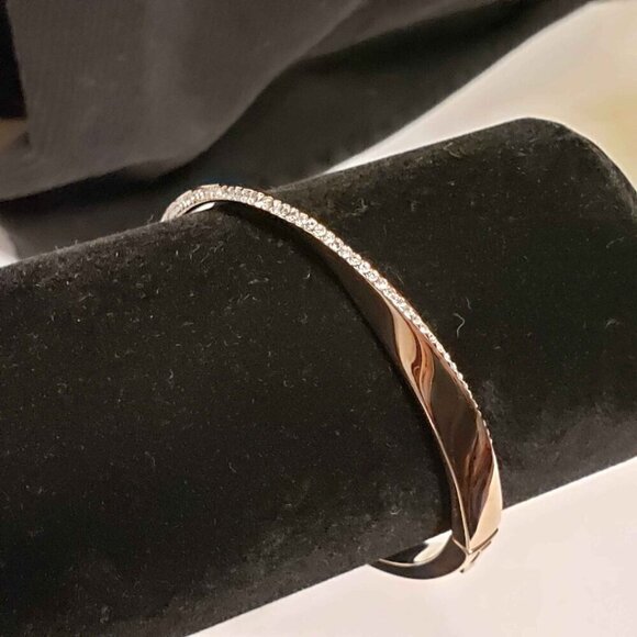 Kate Spade Do the Twist Rose Gold Pave Hinged Bangle Approx 6 3/4" wrist - Picture 3 of 6